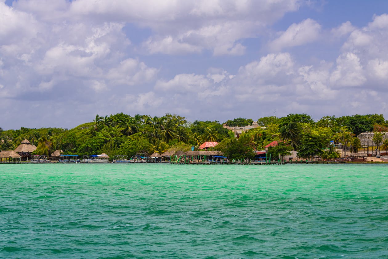 Bacalar Plus + Pontoon Boat Tour